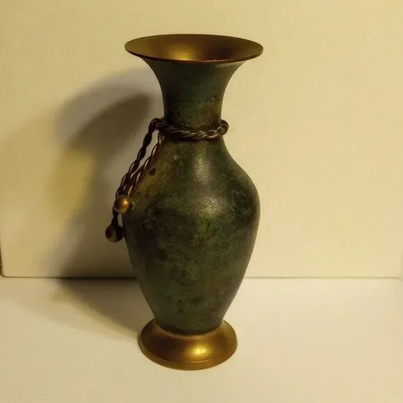 Small Vintage Brass Vase - Picture 2 of 7
